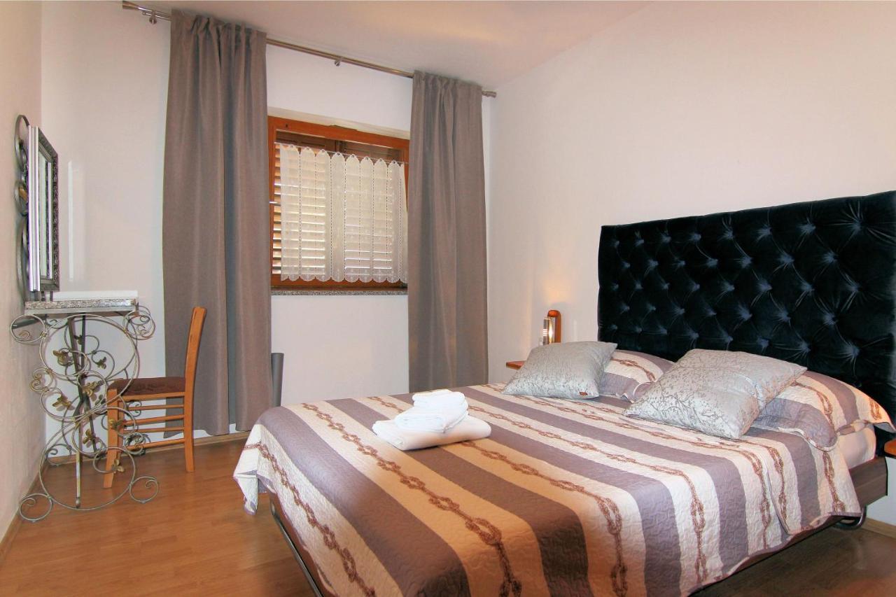 Apartmani Villa Kalinic ニヴィーチェ エクステリア 写真