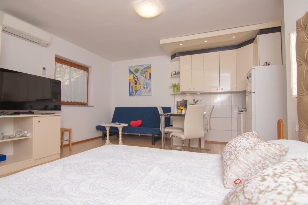 Apartmani Villa Kalinic ニヴィーチェ エクステリア 写真